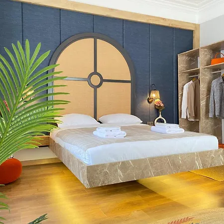Leyan Hotel